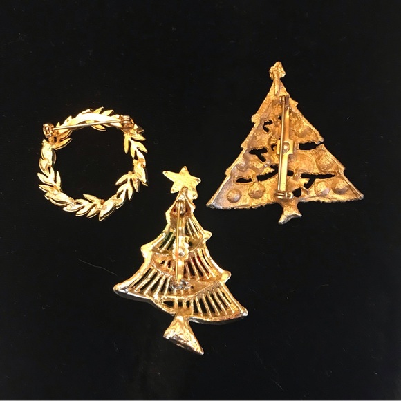 3 vintage Christmas themed pins. - Picture 2 of 7